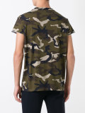 camouflage print T-shirt