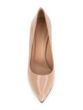 pointed pumps