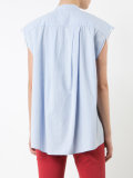 sleeveless shirt