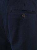 弹性腰带直筒牛仔裤
