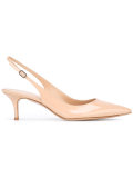 low heel pumps 