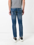 slim-fit jeans 