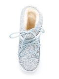 'Flirting' snow boots
