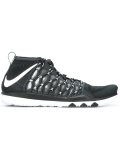 'Train Ultrafast Flyknit'板鞋