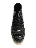 'Trapper' boots