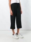 ring detailed cropped trousers