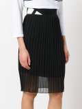 pleated skirt