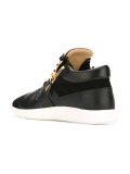 Shark 5.0 sneakers
