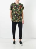 camouflage print T-shirt