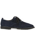 lace-up oxford shoes