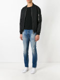 slim-fit jeans 