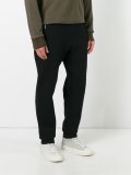 tapered jogging trousers