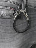 slim-fit jeans 