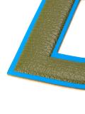 'D' sticker