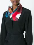 geometric print scarf 