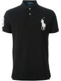logo绣饰polo衫