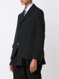 百褶覆盖西装夹克