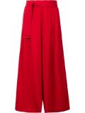 wide-legged cropped trousers