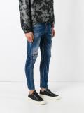 Sexy Twist distressed jeans