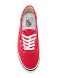 lace-up trainers