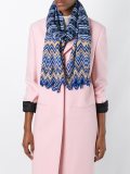 zig-zag pattern hem scarf