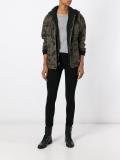 skinny fit jeans