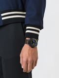 round analog watch