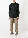 loose-fit trousers