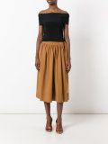 pleated skirt