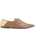 pointed slipper shoes