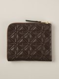 'Classic Embossed A'拉链方形钱包