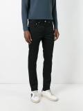slim-fit jeans 