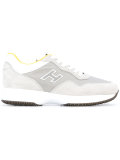 lateral patch sneakers