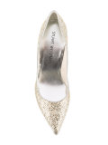 'Curvia' pump