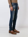 distressed skinny jeans 