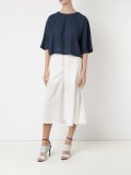 wide sleeves top