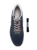 lateral patch sneakers