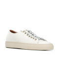 lace up trainers 
