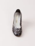 high-heel pumps