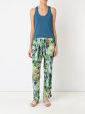 scoop neck tank top