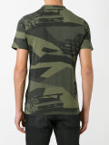 camouflage print T-shirt