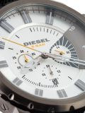 round analog watch