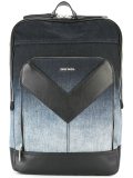 'Mr V-Back' backpack