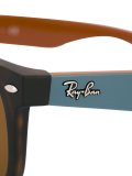 'New Wayfarer'太阳眼镜