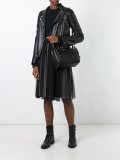'Rockstud Rolling Noir'梯形手提包