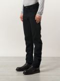 'Minimalist'牛仔裤