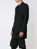 层搭西装夹克
