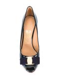 Pola pumps