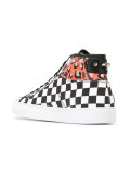 patterned checkered hit-tops