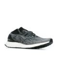 'UltraBOOST Uncaged'板鞋